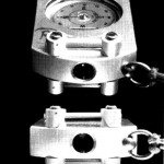 Boussole "Suunto" avec son dispositif supplémentaire